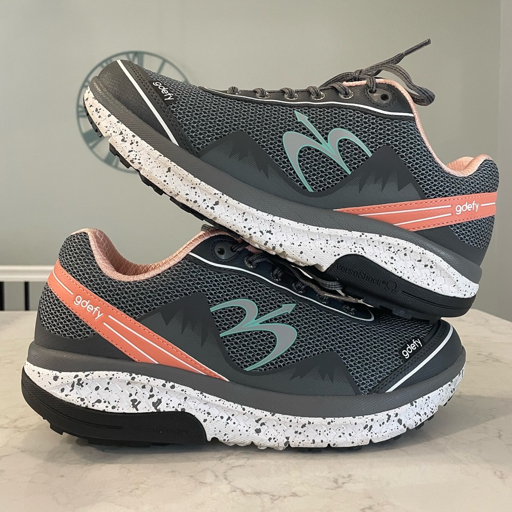 GDEFY women’s Mighty Walk size 11